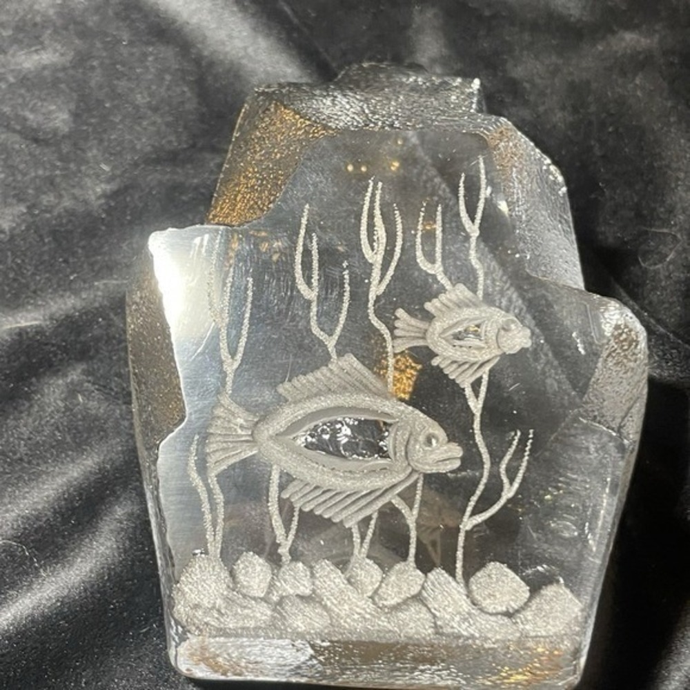 Vtg Fish Paperweight glass Signed and Numbered - Picture 3 of 9